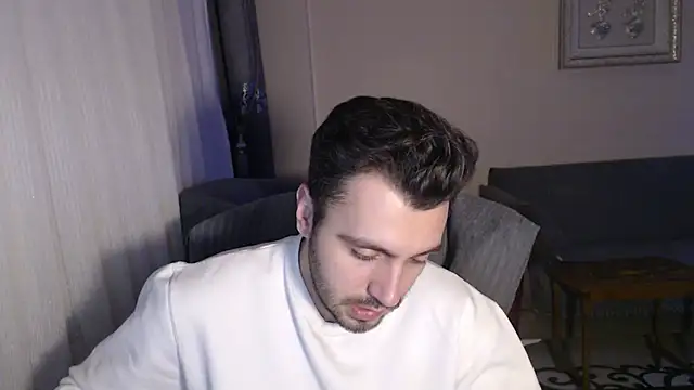 handsomeee04 online show from October 11, 10:58 pm