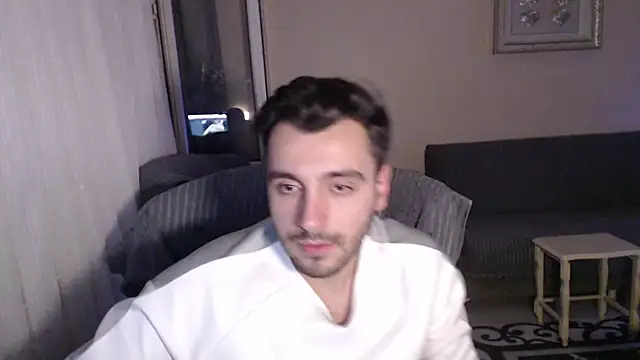 handsomeee04 online show from October 2, 10:03 pm