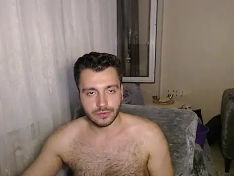 handsomeee04 online show from August 3, 10:16 pm