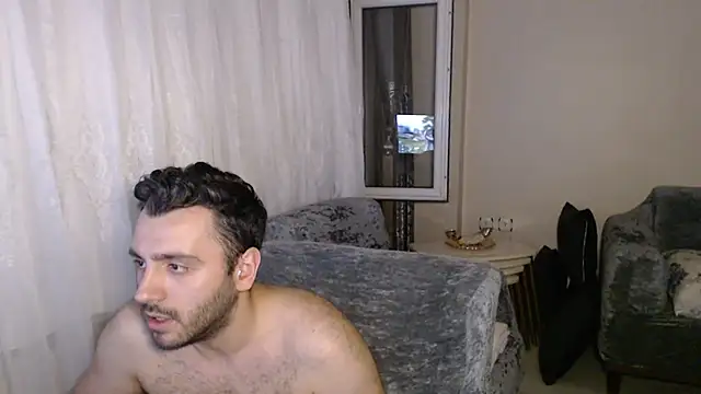 handsomeee04 online show from July 19, 1:11 am