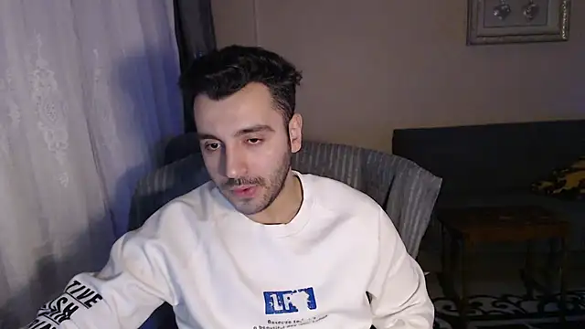 handsomeee04 online show from November 16, 10:56 pm