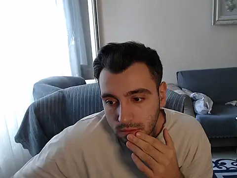 handsomeee04 online show from September 19, 7:31 am