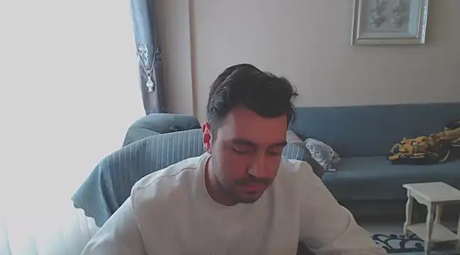 handsomeee04 online show from March 16, 9:49 am