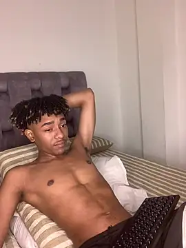 Snapshot of Boy_cock18 chatting on February 24, 11:32 am Boy cock18 online show from February 24, 11:32 am
