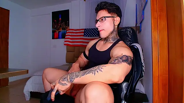 DennisWalkerr online show from December 4, 11:12 pm