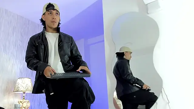 jason hanks8 online show from February 19, 11:49 am