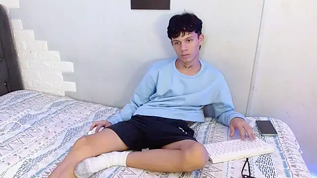 Snapshot of andy_dan18 chatting on September 18, 5:48 pm andy dan18 online show from September 18, 5:48 pm