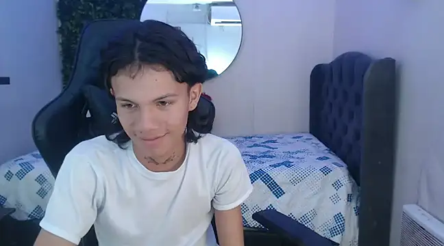 Snapshot of andy_dan18 chatting on January 30, 1:21 pm andy dan18 online show from January 30, 1:21 pm