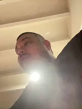 El Titan1998 online show from December 21, 3:58 am