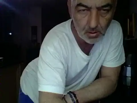 Snapshot of kevincumporn chatting on March 14, 3:37 am kevincumporn online show from March 14, 3:37 am