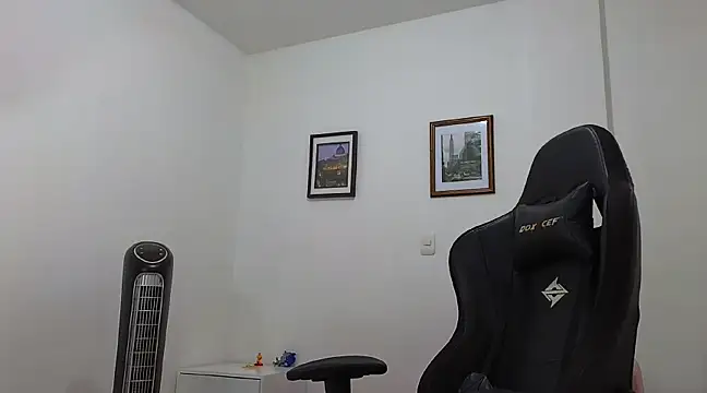 Snapshot of Massimoo_07 chatting on December 24, 3:58 pm Massimoo 07 online show from December 24, 3:58 pm