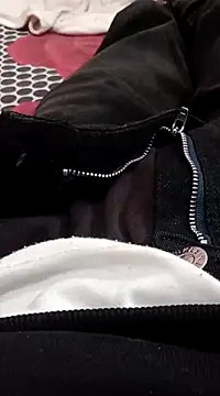 Snapshot of playboyz77 chatting on January 21, 3:06 am playboyz77 online show from January 21, 3:06 am