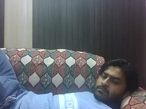 indihotguy online show from December 1, 11:57 am