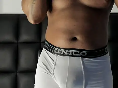 benjamincol online show from April 18, 12:12 am