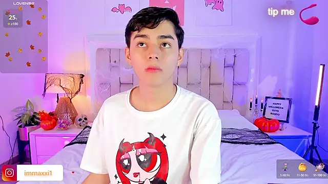 Maxi little online show from October 10, 9:18 pm