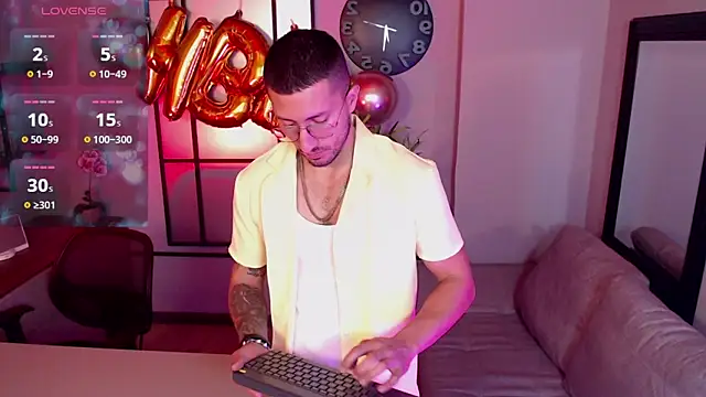 Snapshot of Nathan_rivers chatting on January 18, 11:32 am Nathan rivers online show from January 18, 11:32 am