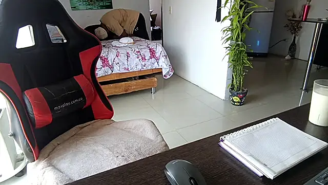 Adam Valenciia online show from March 2, 6:04 pm