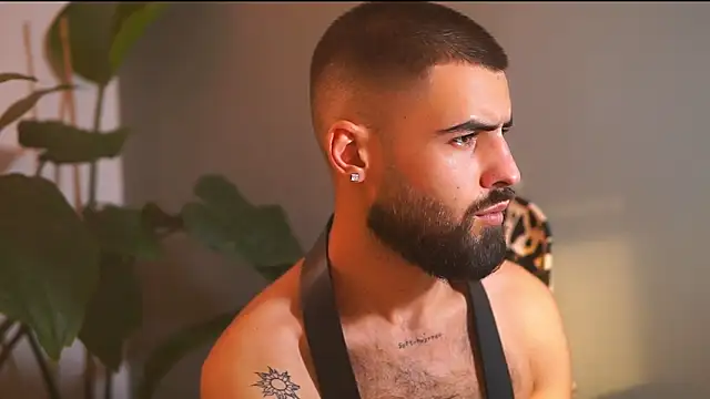 Snapshot of HairyRobxxx chatting on September 24, 3:21 pm HairyRobxxx online show from September 24, 3:21 pm