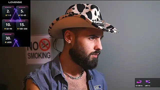 Snapshot of HairyRobxxx chatting on October 9, 9:09 pm HairyRobxxx online show from October 9, 9:09 pm