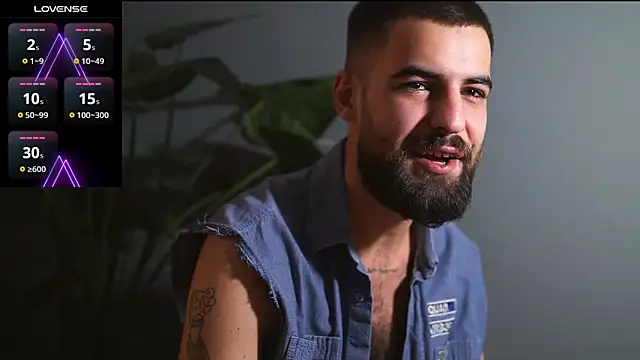 Snapshot of HairyRobxxx chatting on October 1, 3:27 pm HairyRobxxx online show from October 1, 3:27 pm