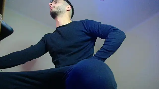 Snapshot of XanderCage99 chatting on February 24, 7:33 am XanderCage99 online show from February 24, 7:33 am