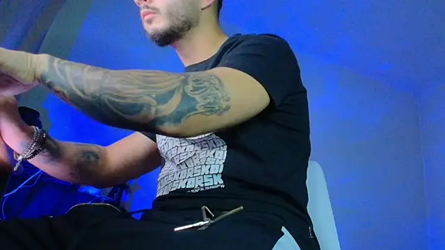 XanderCage99 online show from November 25, 6:21 pm