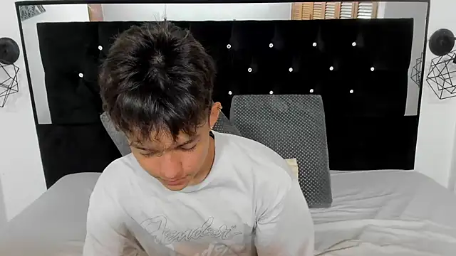 jisuscat online show from November 17, 8:45 pm