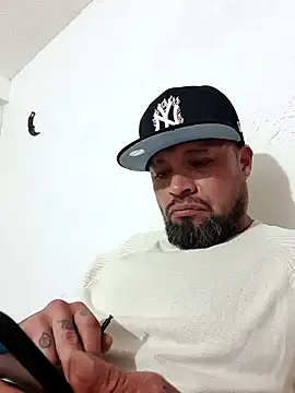 VDorseJHill6 online show from February 8, 4:40 am