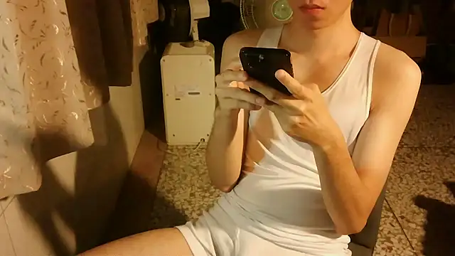 KYU890428 online show from April 25, 5:32 pm