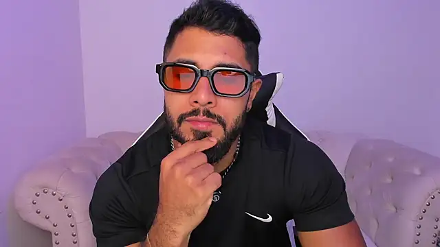 Santiago huntt online show from March 31, 9:27 pm