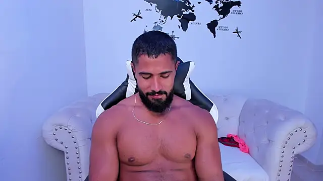 Snapshot of Santiago_huntt chatting on September 15, 9:16 pm Santiago huntt online show from September 15, 9:16 pm