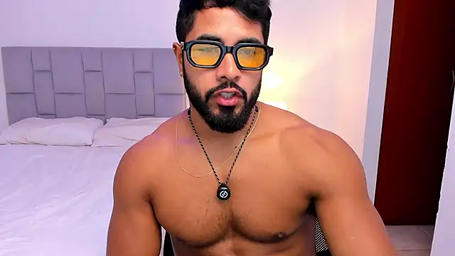 Santiago huntt online show from April 18, 1:12 pm