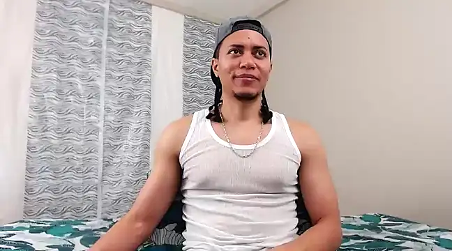 Snapshot of mike_rolly_hot chatting on January 11, 1:43 pm mike rolly hot online show from January 11, 1:43 pm