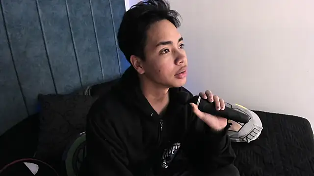 Snapshot of AlecLightwood_ chatting on January 5, 9:36 pm AlecLightwood  online show from January 5, 9:36 pm