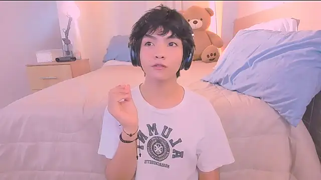 AllanYong18 online show from November 28, 12:07 pm