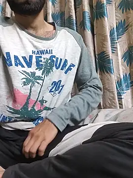 TOPMOON001 online show from February 16, 7:01 pm