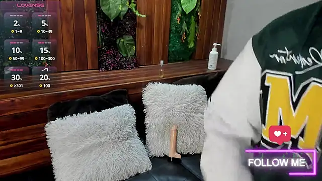 Snapshot of tim__fox chatting on March 11, 7:47 pm tim fox online show from March 11, 7:47 pm