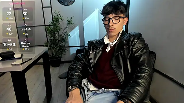 Snapshot of tim__fox chatting on October 18, 12:10 pm tim fox online show from October 18, 12:10 pm