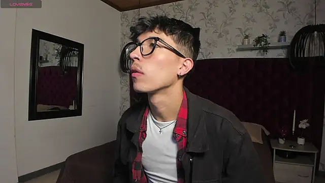 tim  fox online show from April 21, 11:49 am