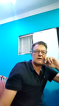 Snapshot of itsmeyes69 chatting on January 16, 9:27 am itsmeyes69 online show from January 16, 9:27 am