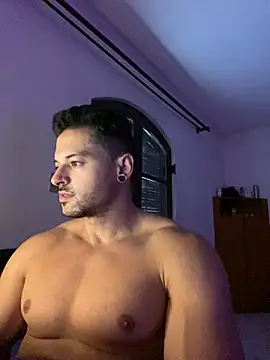 Snapshot of Lucasfit24 chatting on February 25, 12:03 pm Lucasfit24 online show from February 25, 12:03 pm