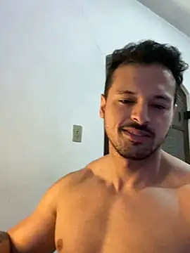 Snapshot of Lucasfit24 chatting on March 20, 11:34 pm Lucasfit24 online show from March 20, 11:34 pm