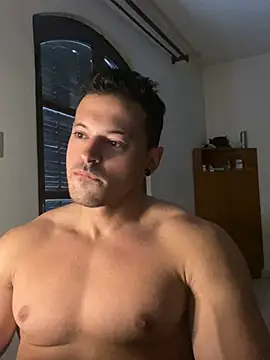 Snapshot of Lucasfit24 chatting on March 5, 11:28 am Lucasfit24 online show from March 5, 11:28 am