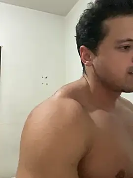 Snapshot of Lucasfit24 chatting on January 26, 11:18 pm Lucasfit24 online show from January 26, 11:18 pm