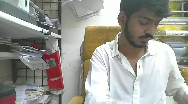 cute modell online show from February 8, 12:28 pm