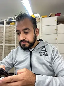 leonardohot1987 online show from April 7, 5:46 pm