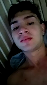 Snapshot of orlando_yate chatting on March 10, 5:22 am orlando yate online show from March 10, 5:22 am