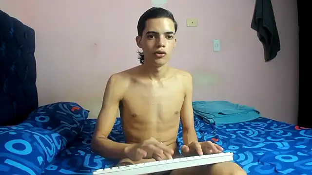 Latinos 2001 online show from February 9, 10:25 pm