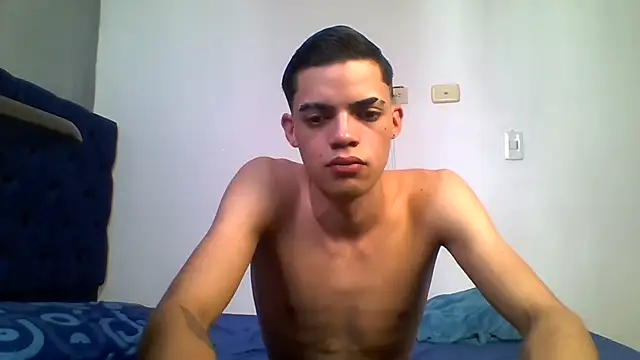 Latinos 2001 online show from June 13, 6:39 pm