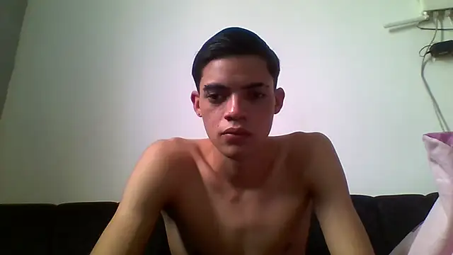 Latinos 2001 online show from June 7, 7:54 pm